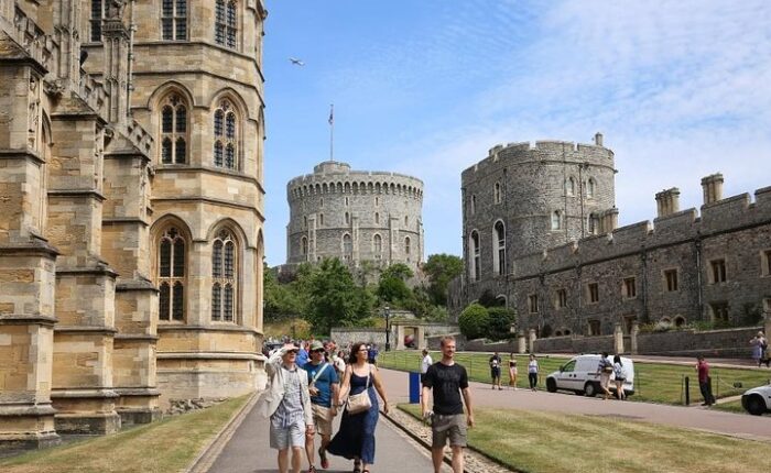 Windsor Castle & Hampton Court Palace Private Tour