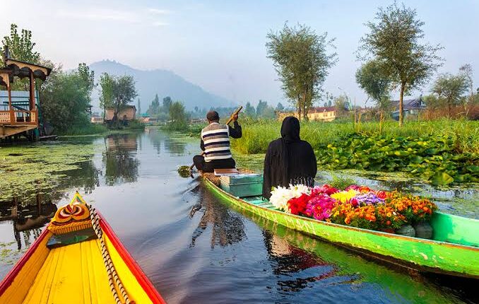 Kashmir 10 Nights 11 Days Tour Package
