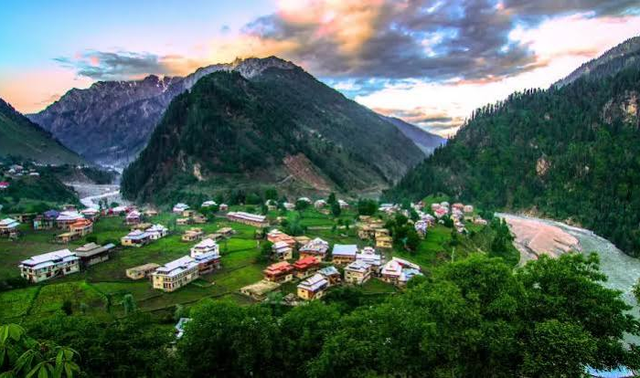 Kashmir 4 Nights 5 Days Tour Package