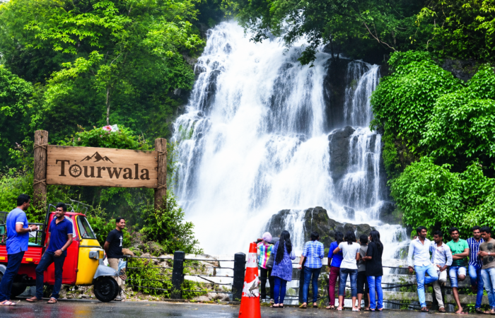 Kerala Family Tour – Munnar Thekkady Alleppey Kovalam