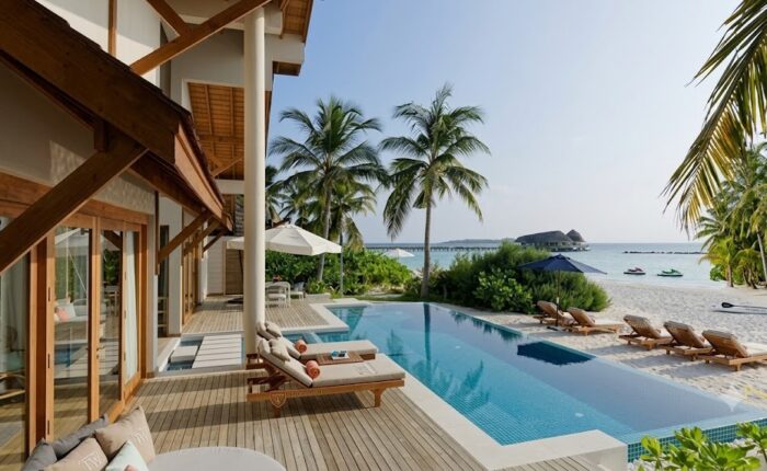 Emerald Faarufushi Resort & Spa Package