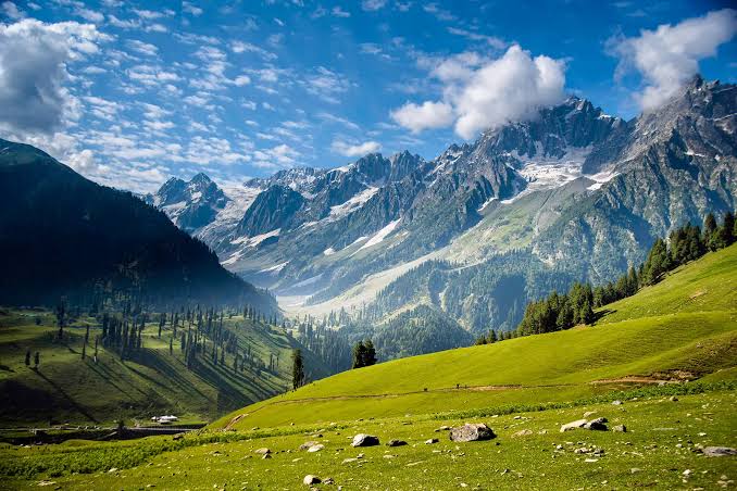 Kashmir Group Tour Package